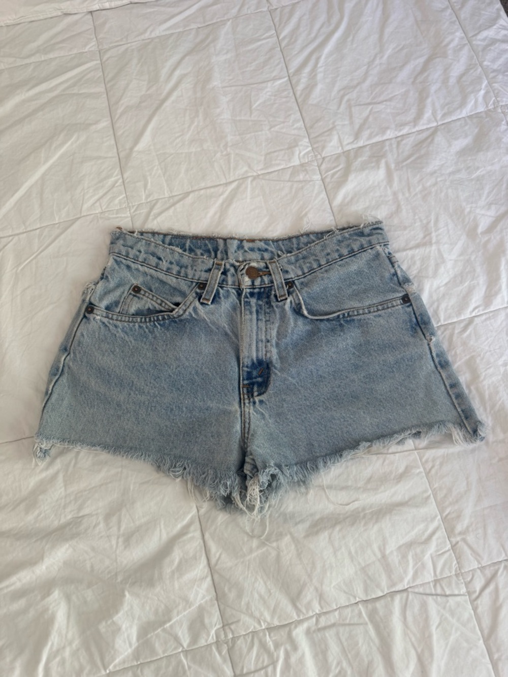 Vintage Levi’s cut off denim shorts